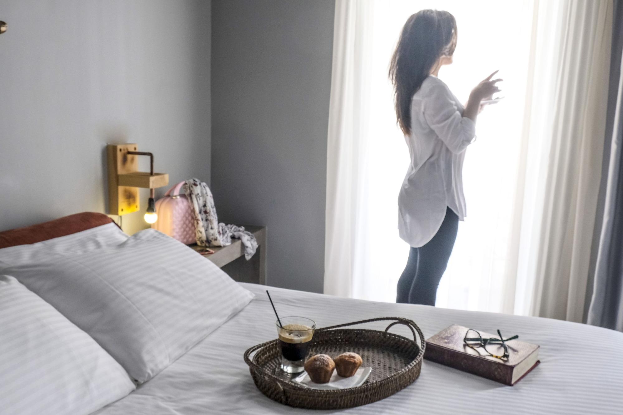 Lotus Center Apartments Athena Bagian luar foto