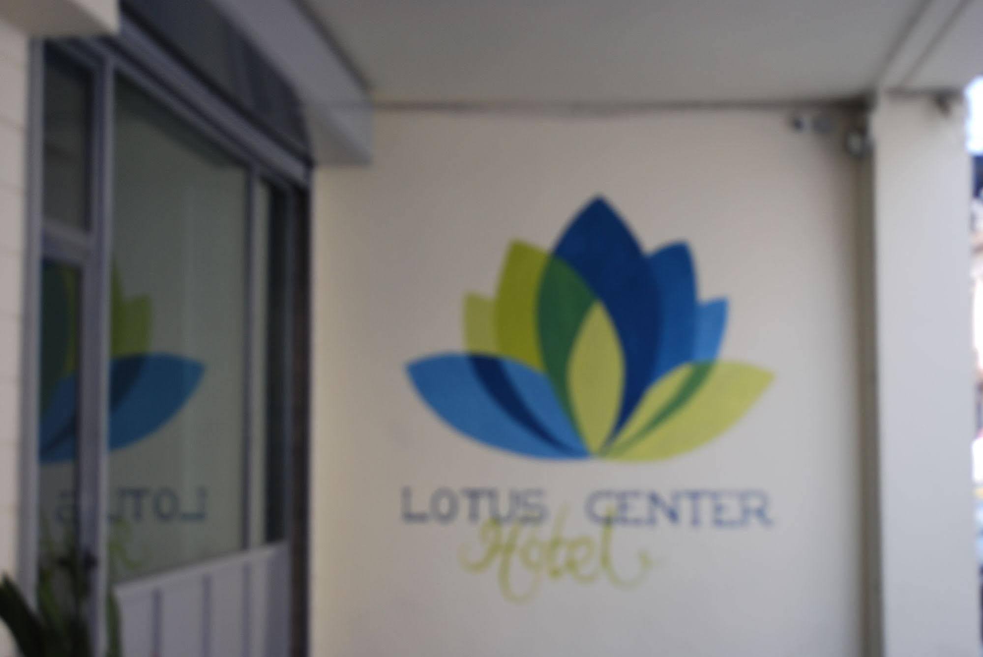 Lotus Center Apartments Athena Bagian luar foto