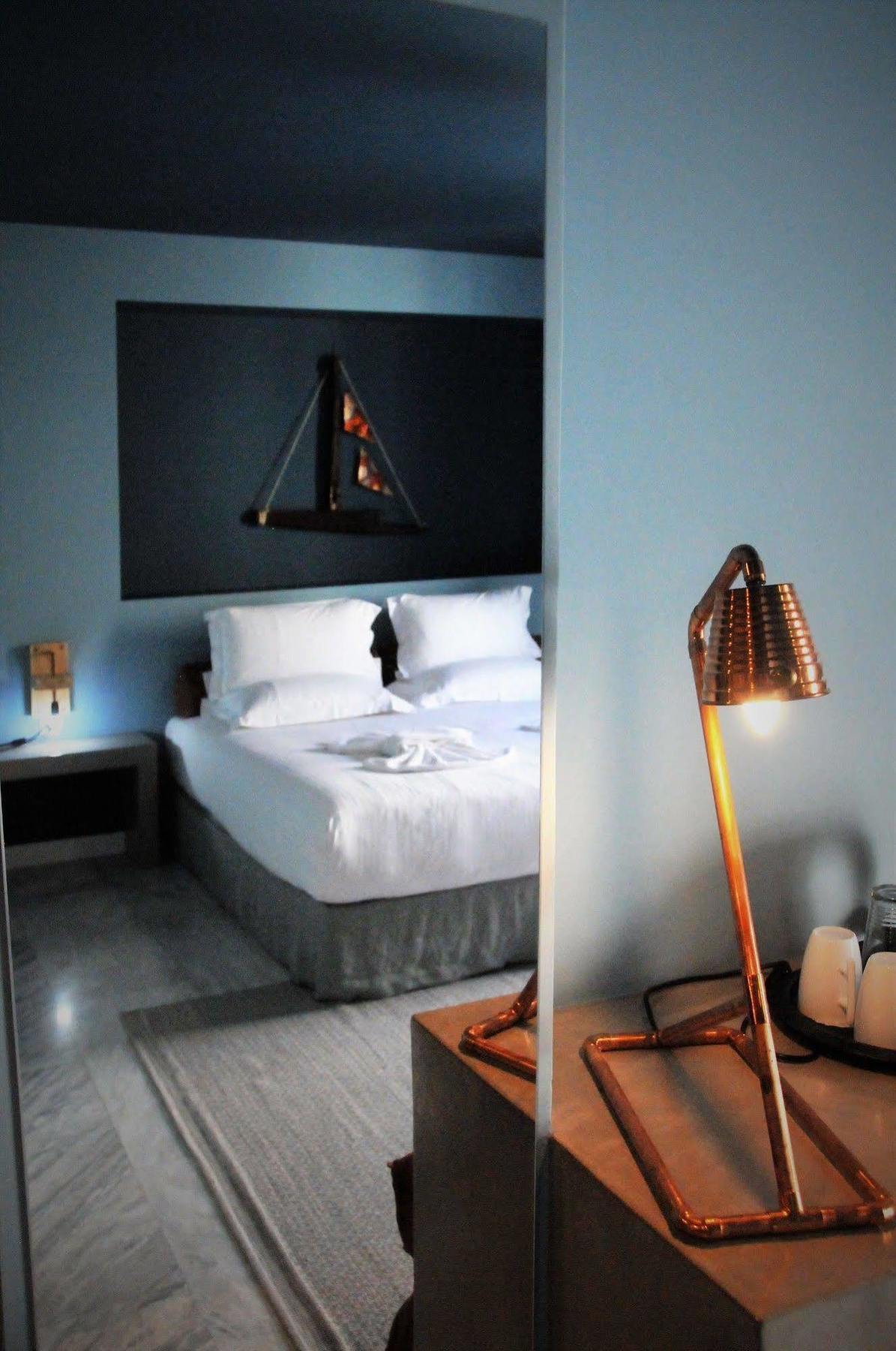 Lotus Center Apartments Athena Bagian luar foto