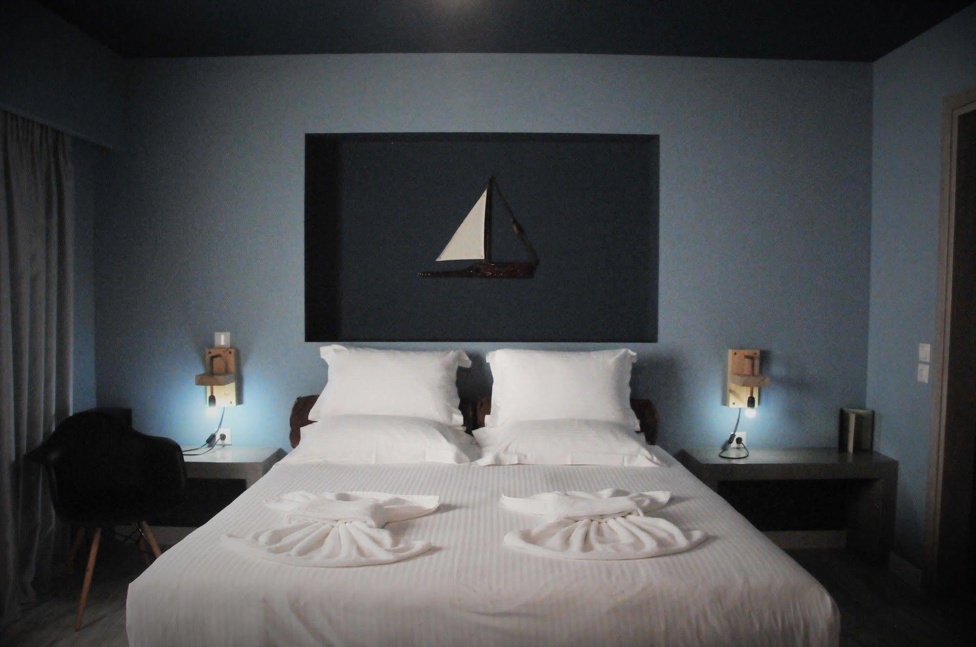 Lotus Center Apartments Athena Bagian luar foto