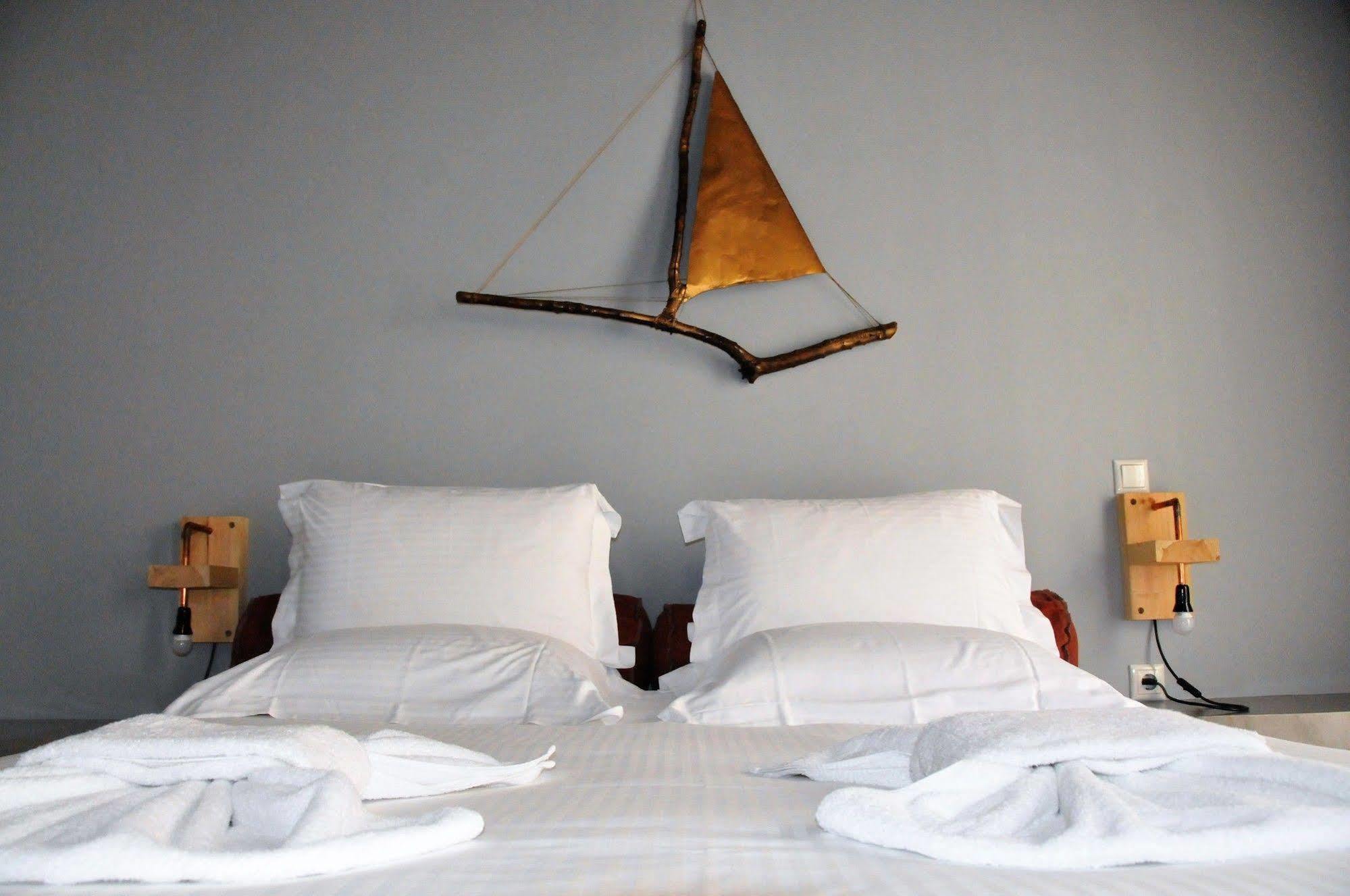 Lotus Center Apartments Athena Bagian luar foto
