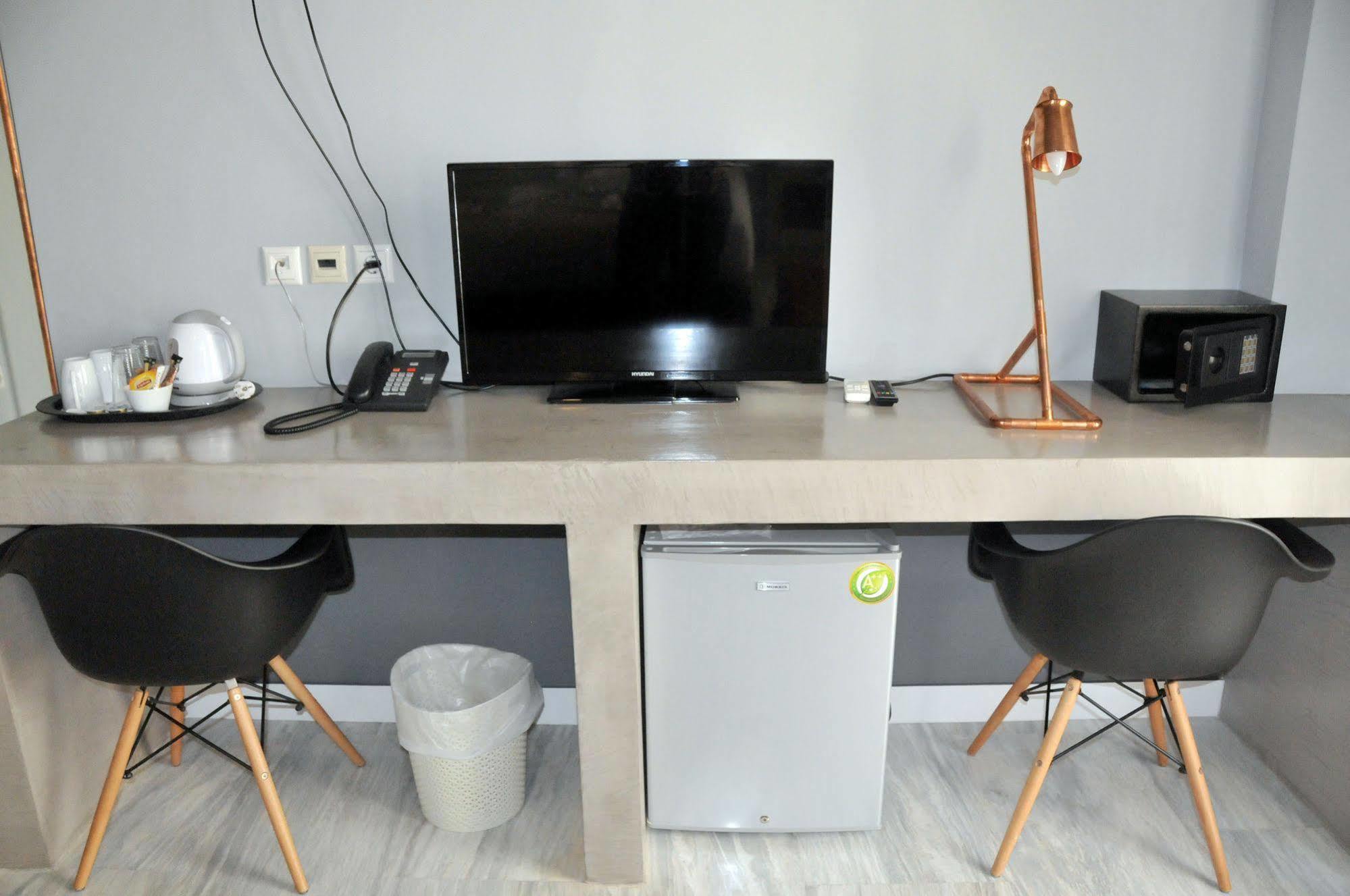 Lotus Center Apartments Athena Bagian luar foto