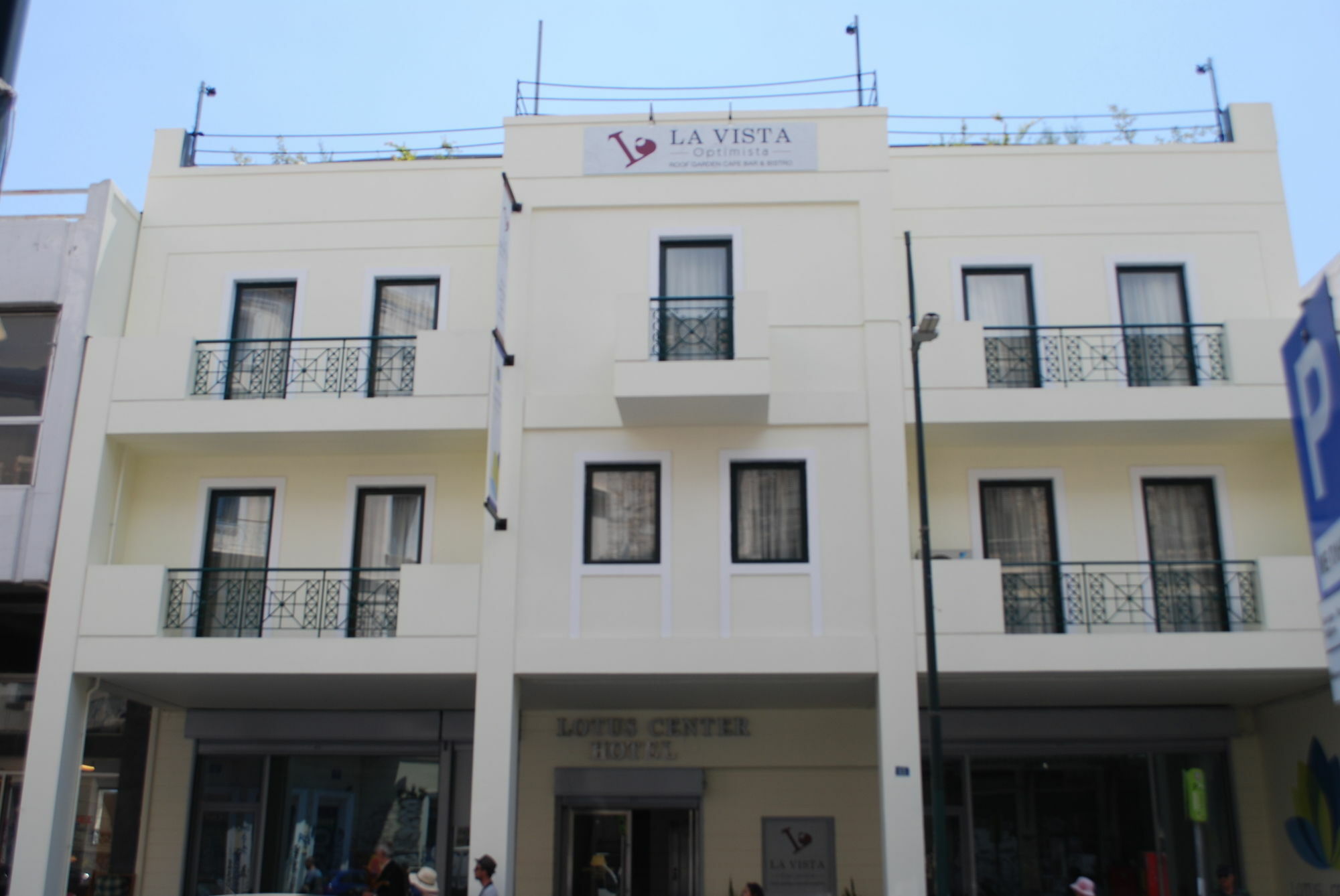 Lotus Center Apartments Athena Bagian luar foto