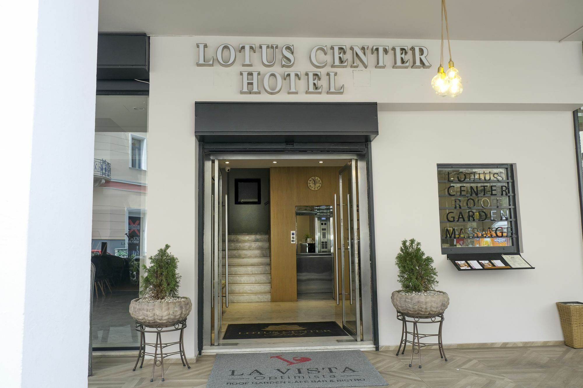 Lotus Center Apartments Athena Bagian luar foto