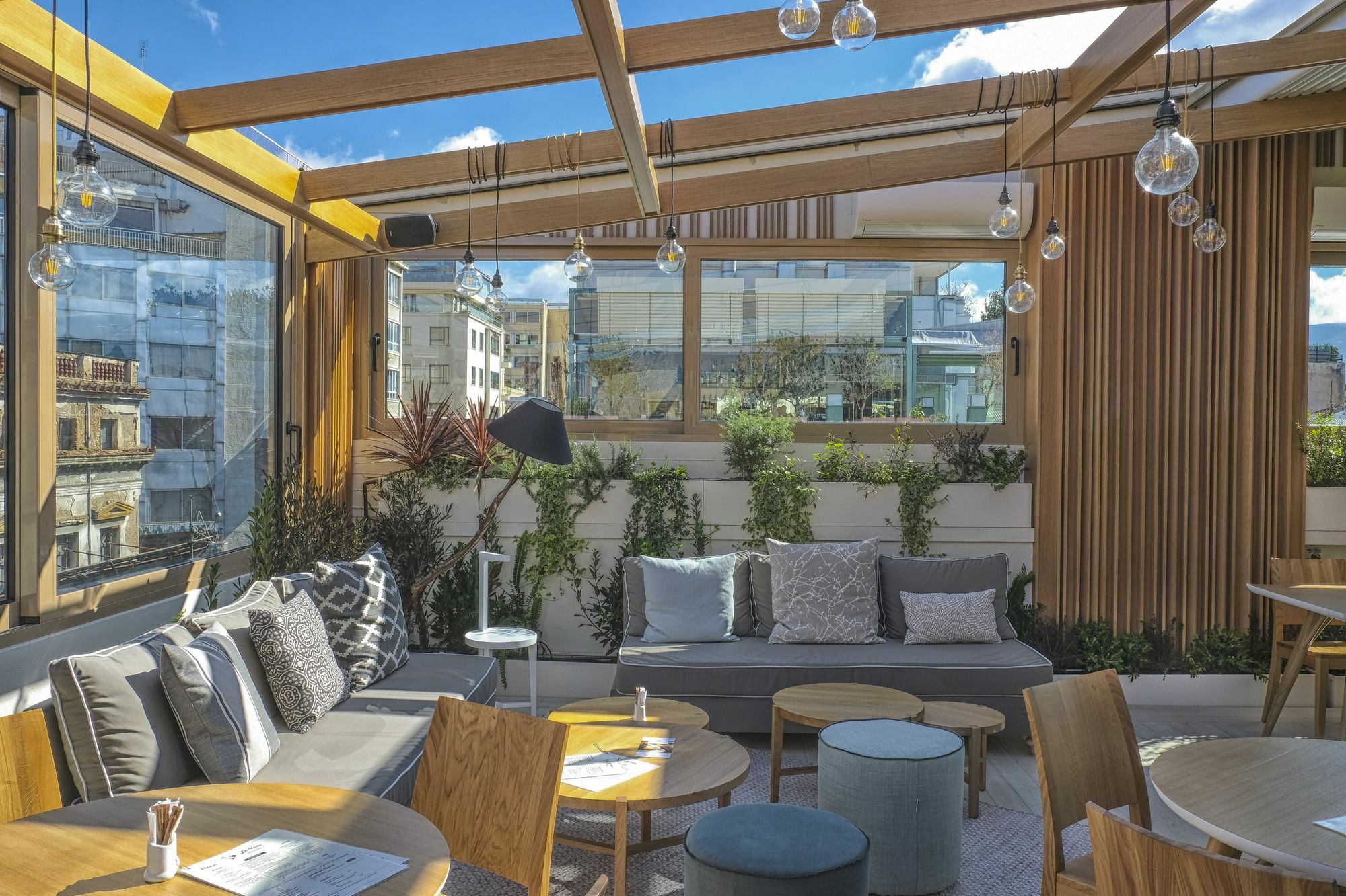 Lotus Center Apartments Athena Bagian luar foto